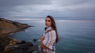 Châle femme : comment le choisir et le porter avec élégance