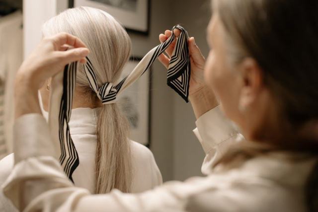 Étole de mariage : l'accessoire qui complète la robe sans l'écraser